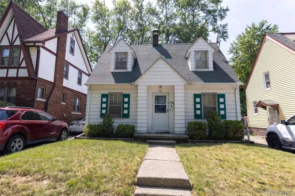 131 Dwight Avenue Pontiac City, MI 48341