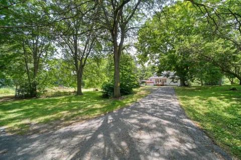 1533 E Munger Road