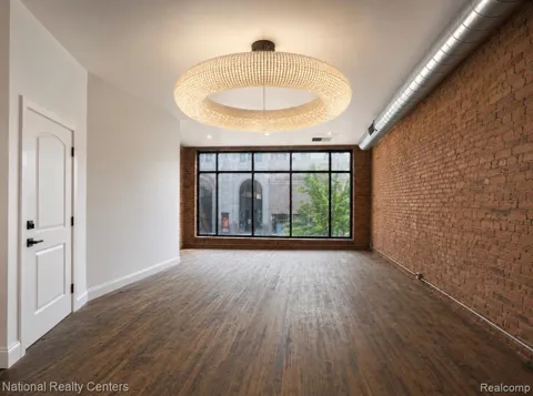 21 Saginaw Street #2A