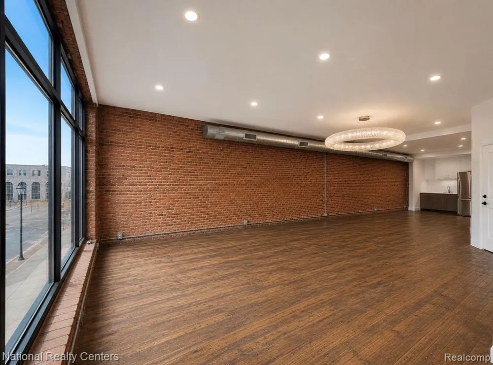 21 Saginaw Street #2A Pontiac City, MI 48342