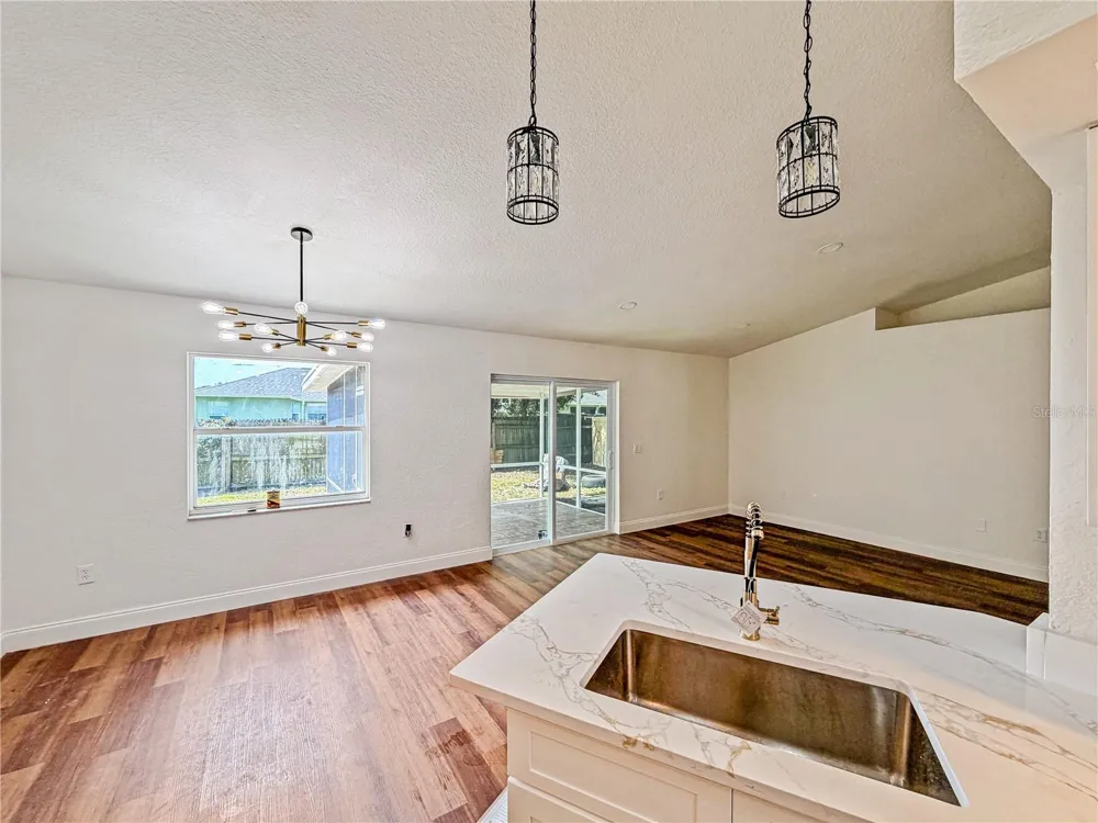 2617 SUNDANCE CIRCLE Mulberry, FL 33860
