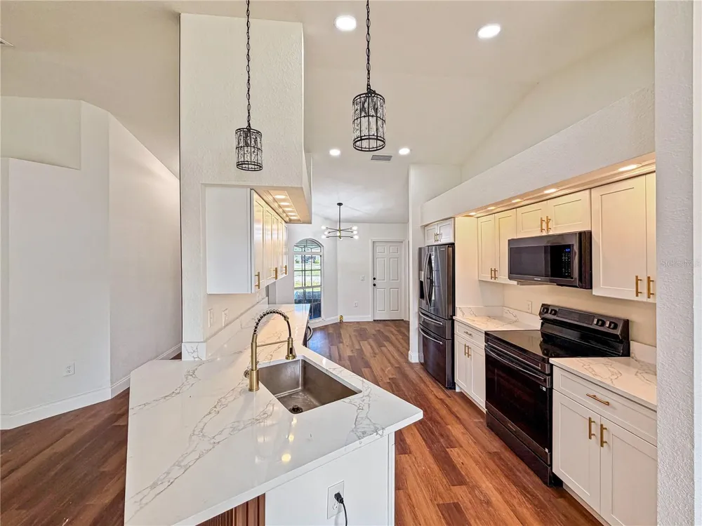 2617 SUNDANCE CIRCLE Mulberry, FL 33860