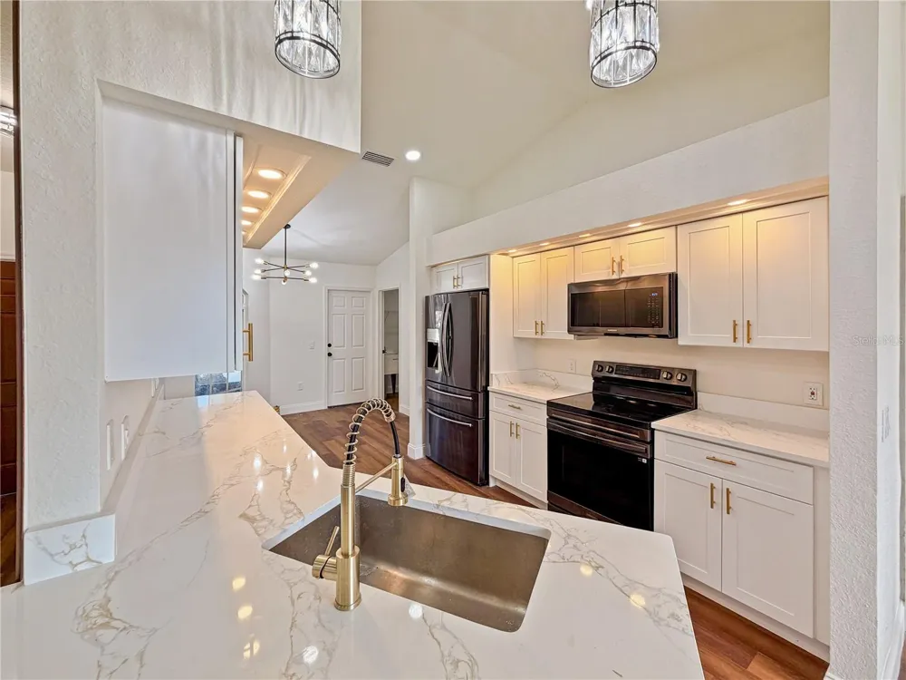 2617 SUNDANCE CIRCLE Mulberry, FL 33860