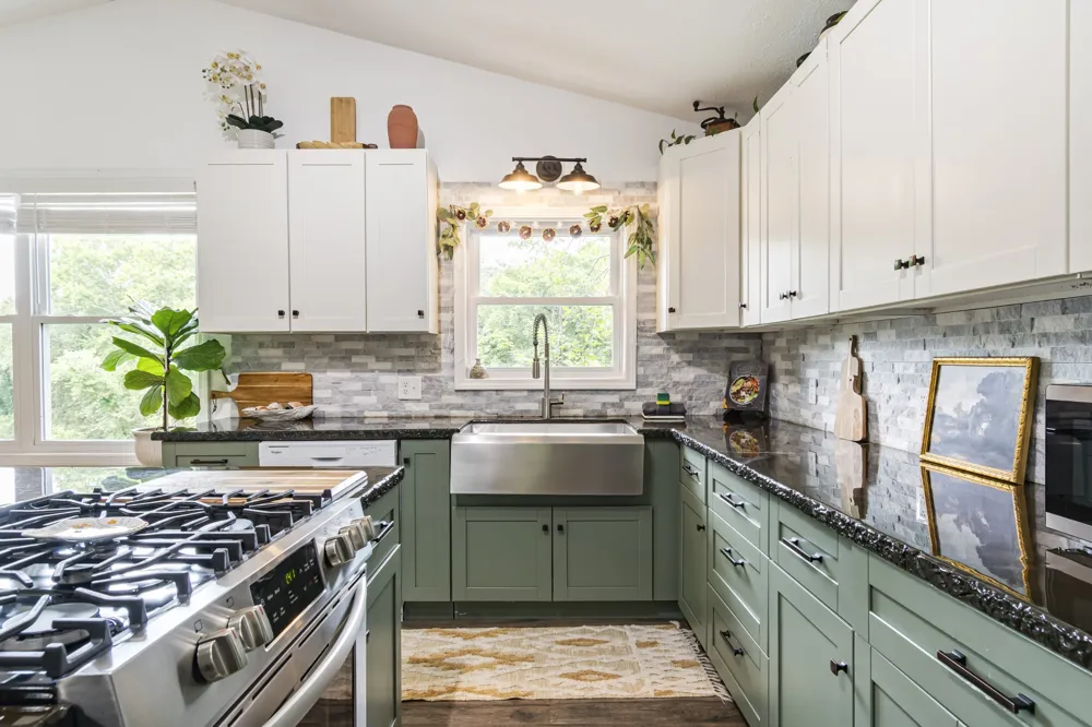 5699 S Main St Lobelville, TN 37097
