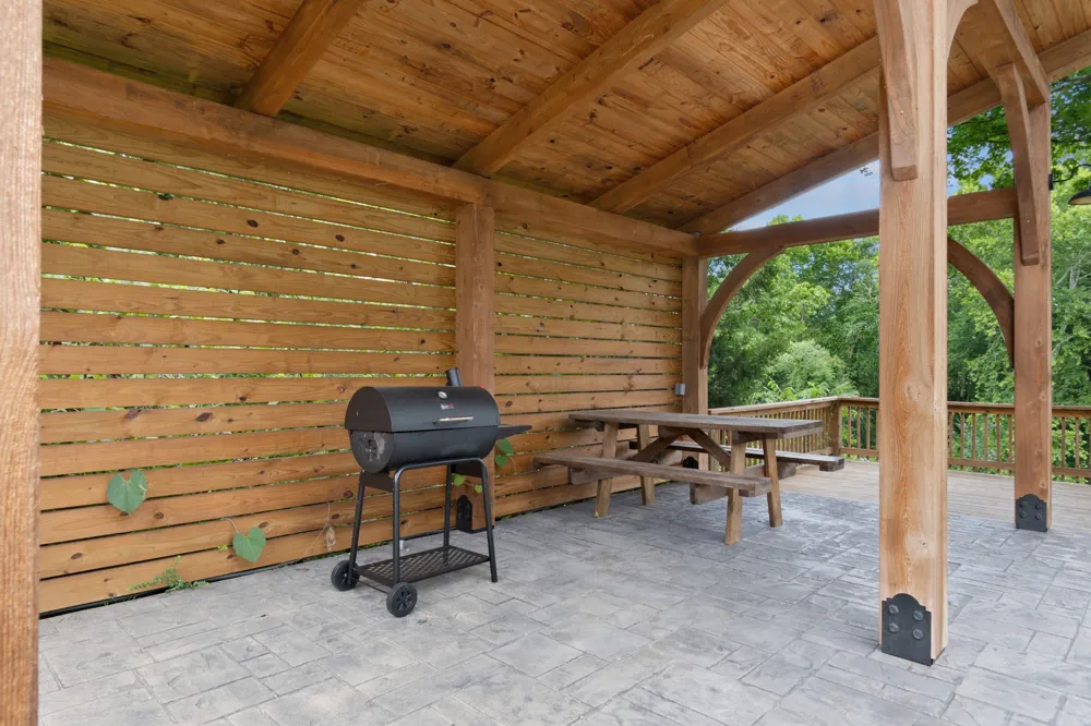 5699 S Main St Lobelville, TN 37097