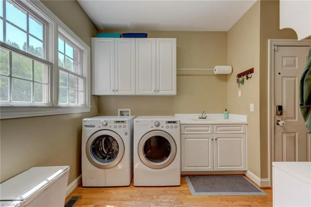 8513 Merriman Farm Road Oak Ridge, NC 27310