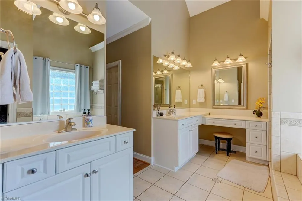 8513 Merriman Farm Road Oak Ridge, NC 27310