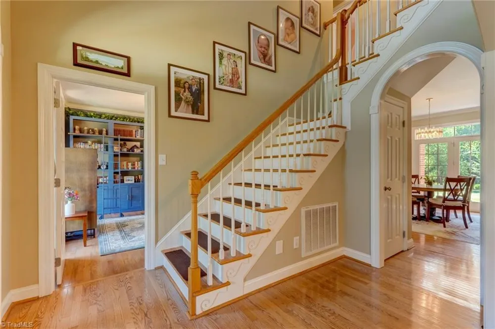 8513 Merriman Farm Road Oak Ridge, NC 27310