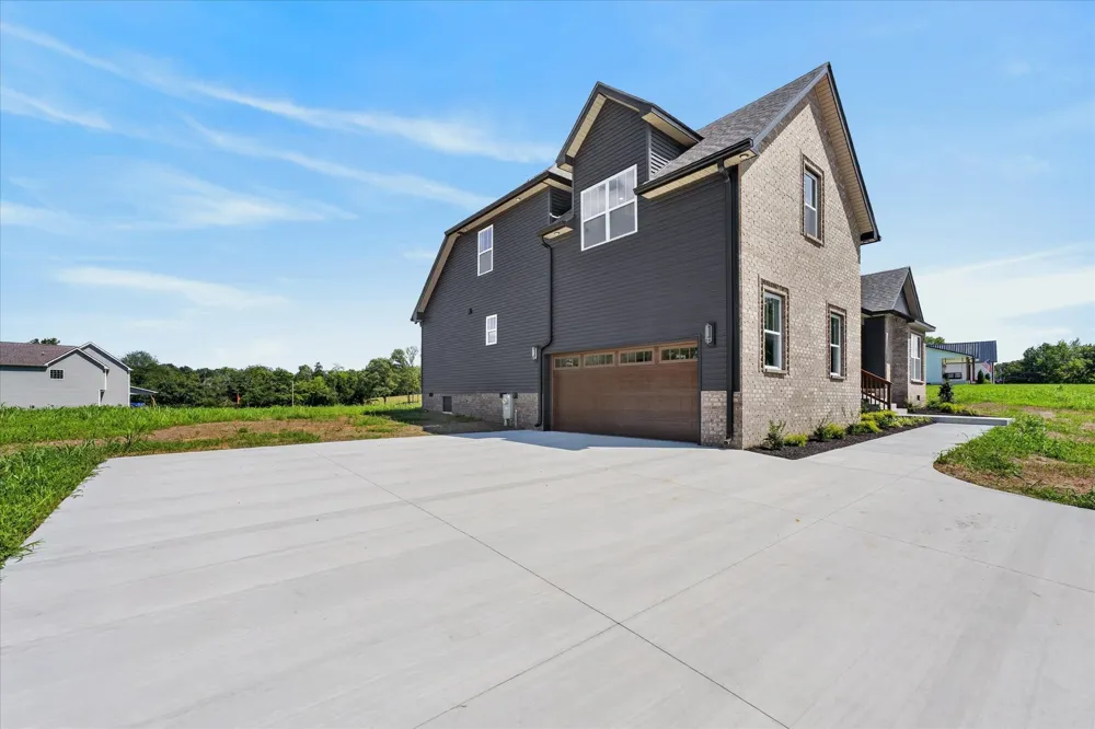 4807 Hunter Rd Southside, TN 37171