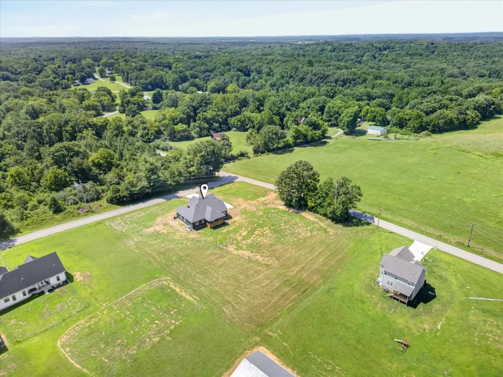 4807 Hunter Rd Southside, TN 37171