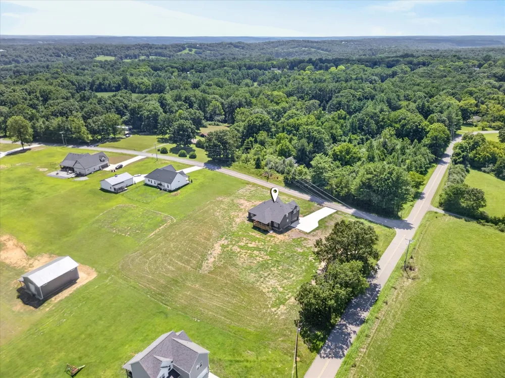 4807 Hunter Rd Southside, TN 37171