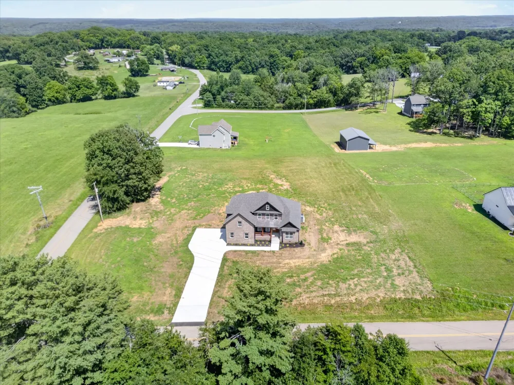 4807 Hunter Rd Southside, TN 37171