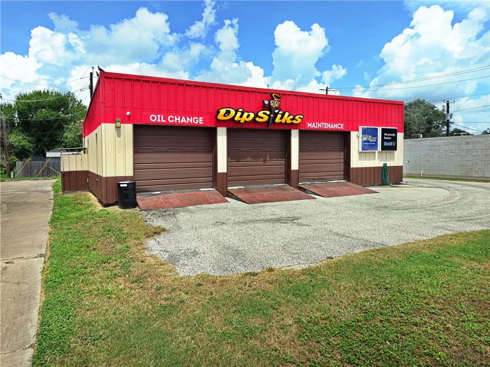 504 S San Patricio Street Sinton, TX 78387
