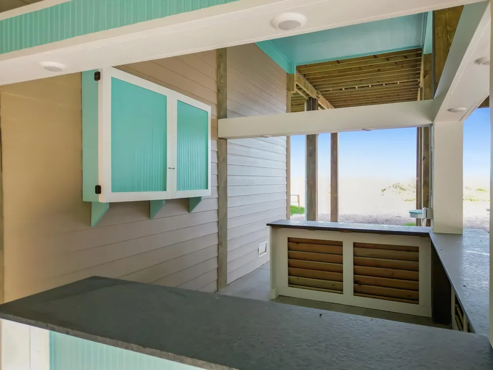2627 Holiday Drive Crystal Beach, TX 77650