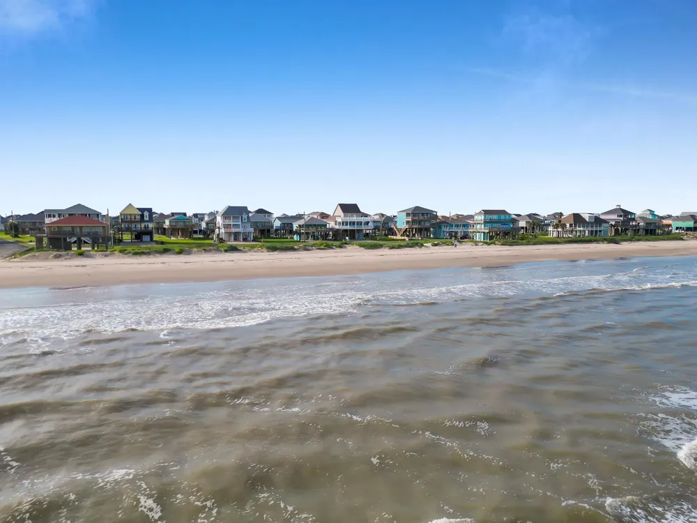 2627 Holiday Drive Crystal Beach, TX 77650