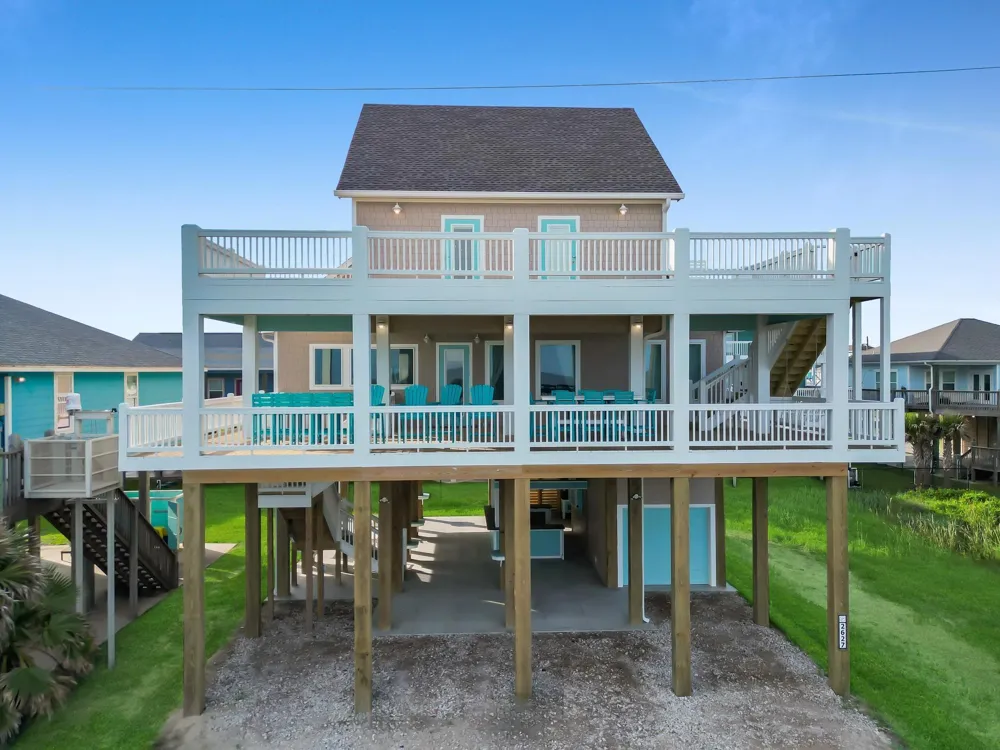 2627 Holiday Drive Crystal Beach, TX 77650