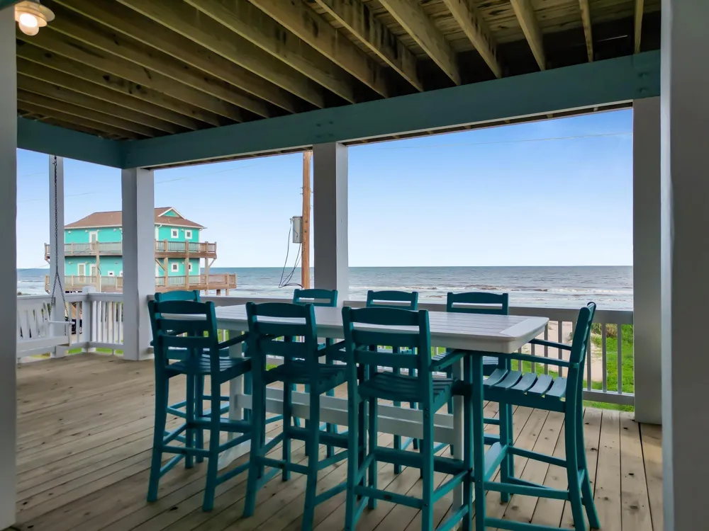 2627 Holiday Drive Crystal Beach, TX 77650