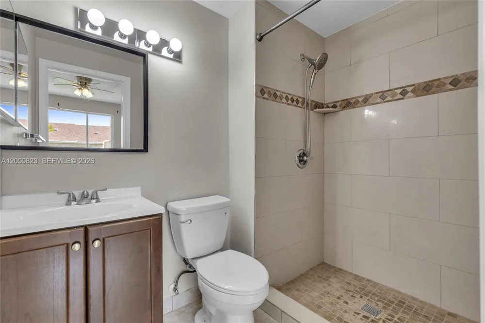 16640 Hemingway Dr #16640 Weston, FL 33326