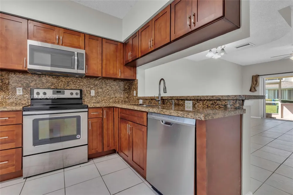 16640 Hemingway Dr #16640 Weston, FL 33326