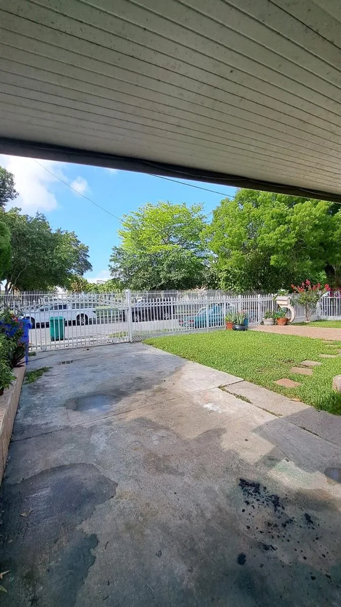 351 NW 31st St Miami, FL 33127