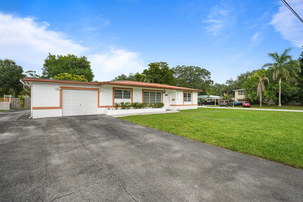 2270 SW 30TH TERRACE Fort Lauderdale, FL 33312