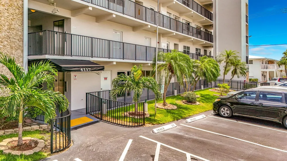 4117 Bougainvilla Drive #207 Lauderdale By The Sea, FL 33308