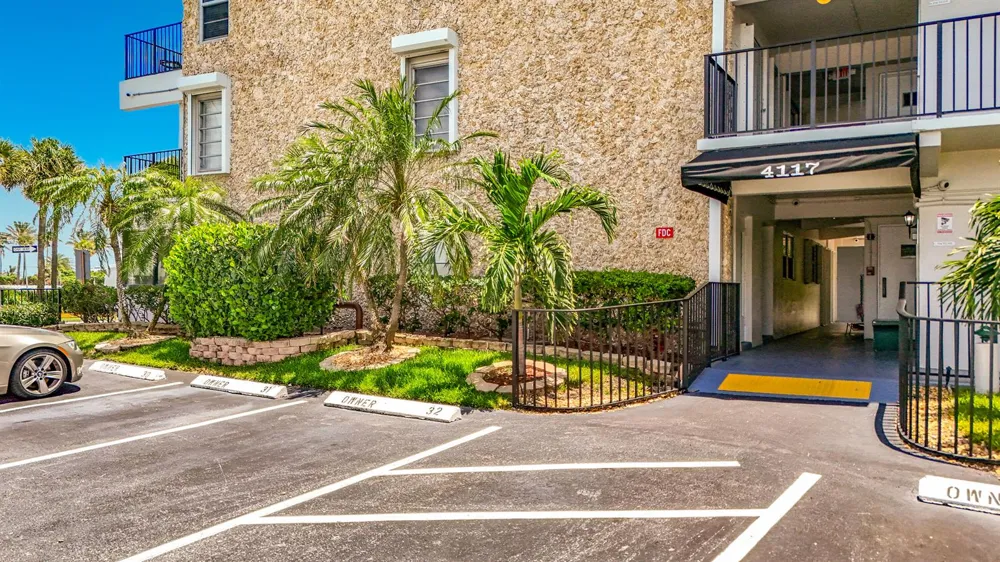 4117 Bougainvilla Drive #207 Lauderdale By The Sea, FL 33308