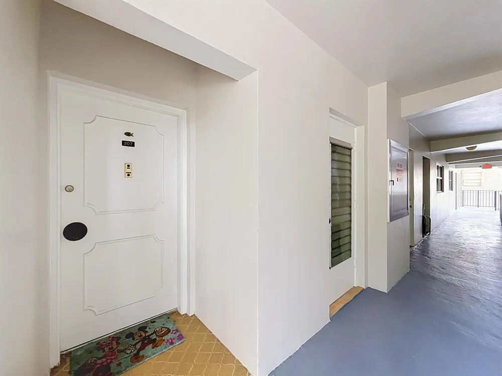 4117 Bougainvilla Drive #207 Lauderdale By The Sea, FL 33308
