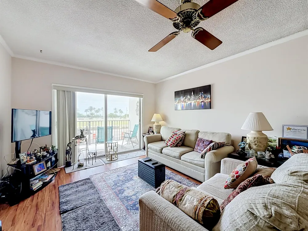 4117 Bougainvilla Drive #207 Lauderdale By The Sea, FL 33308