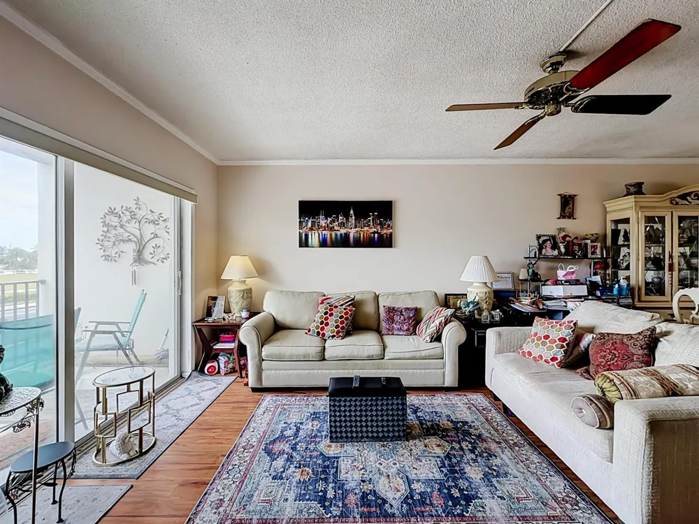 4117 Bougainvilla Drive #207 Lauderdale By The Sea, FL 33308