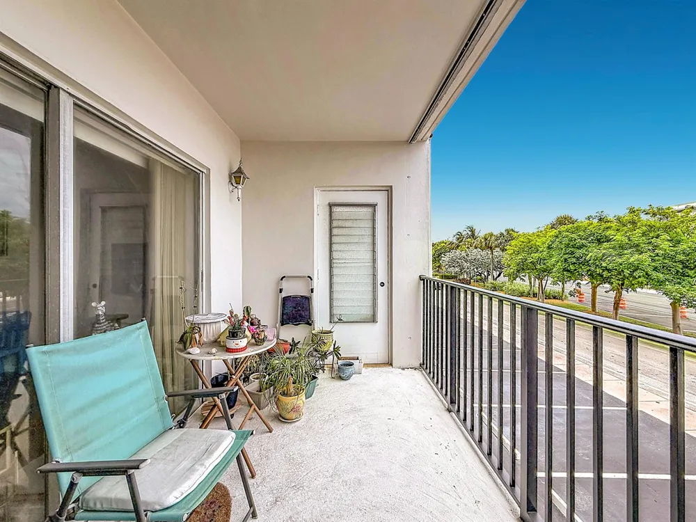 4117 Bougainvilla Drive #207 Lauderdale By The Sea, FL 33308