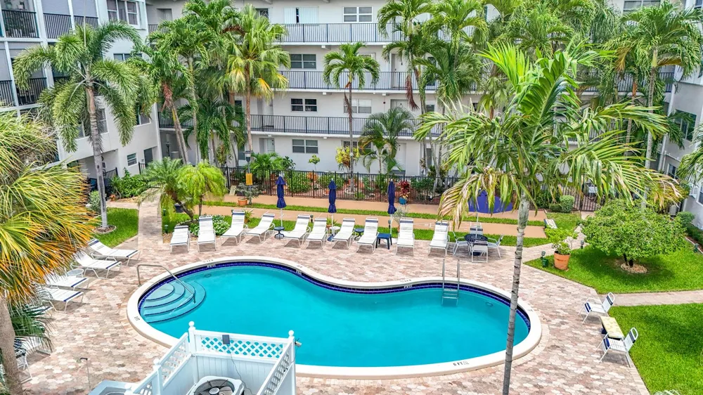 4117 Bougainvilla Drive #207 Lauderdale By The Sea, FL 33308