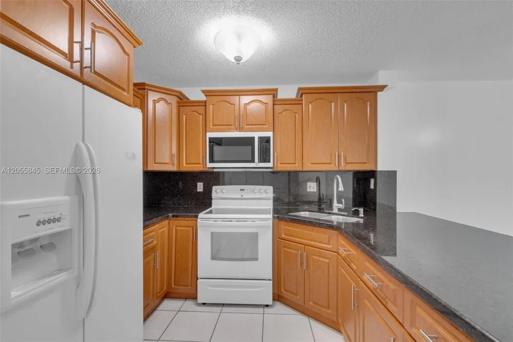 8851 NW 119th St #3112-3 Hialeah Gardens, FL 33018