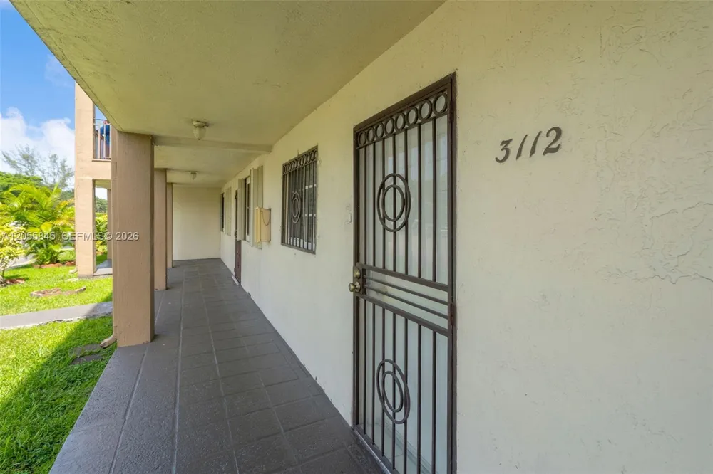 8851 NW 119th St #3112-3 Hialeah Gardens, FL 33018