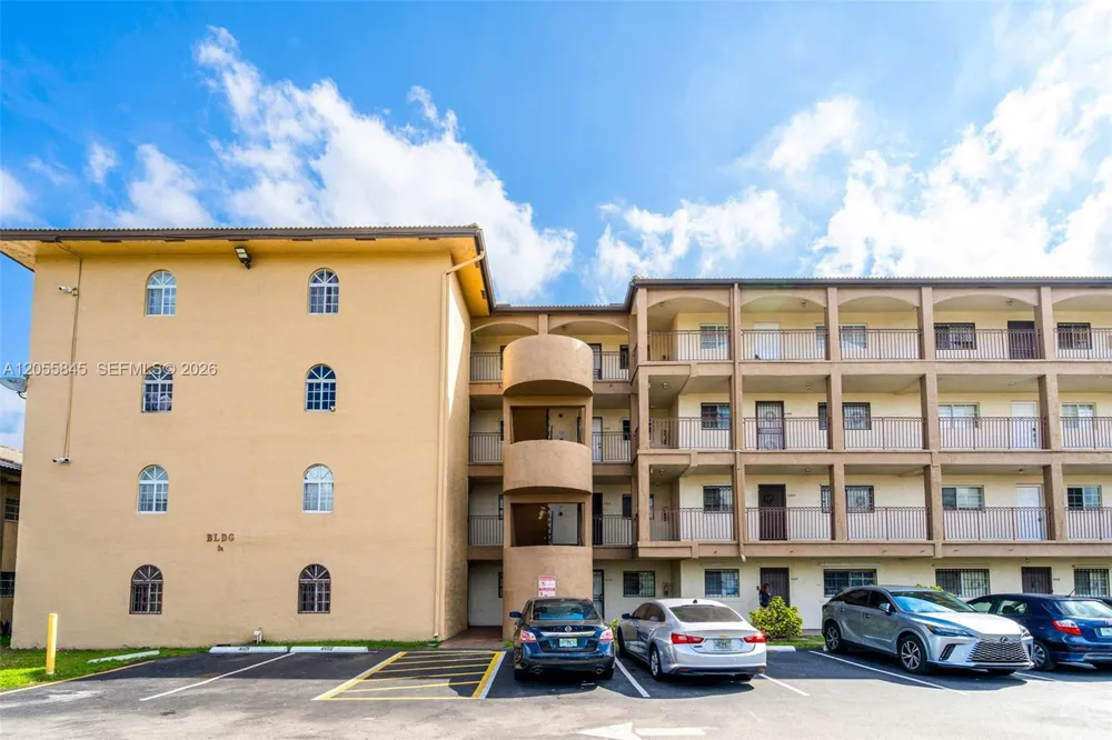 8851 NW 119th St #3112-3 Hialeah Gardens, FL 33018