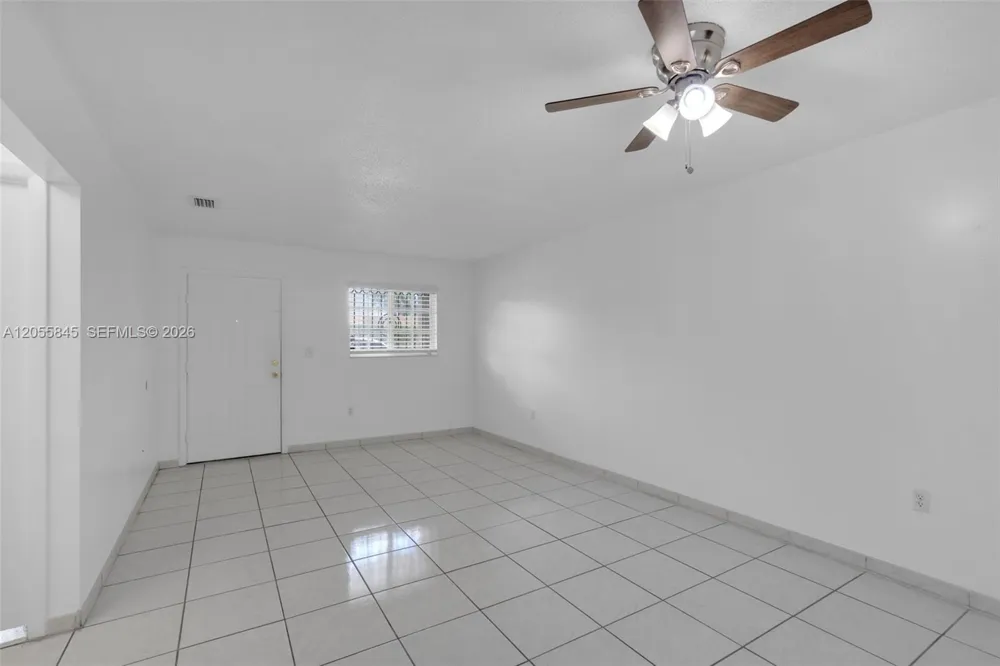 8851 NW 119th St #3112-3 Hialeah Gardens, FL 33018