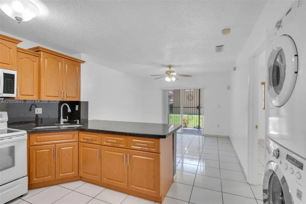 8851 NW 119th St #3112-3 Hialeah Gardens, FL 33018