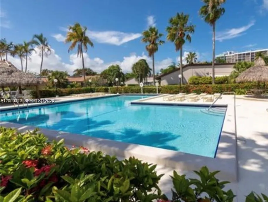 347 Leslie Dr Hallandale Beach, FL 33009