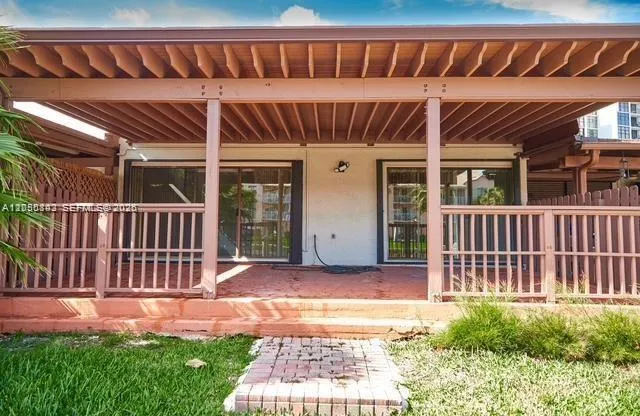 347 Leslie Dr Hallandale Beach, FL 33009