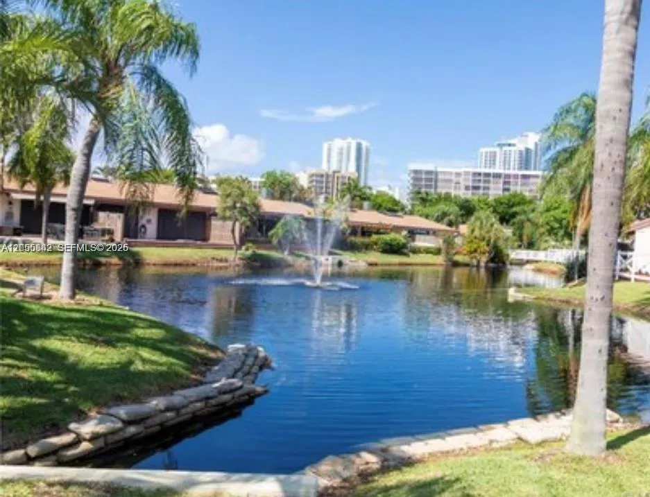 347 Leslie Dr Hallandale Beach, FL 33009