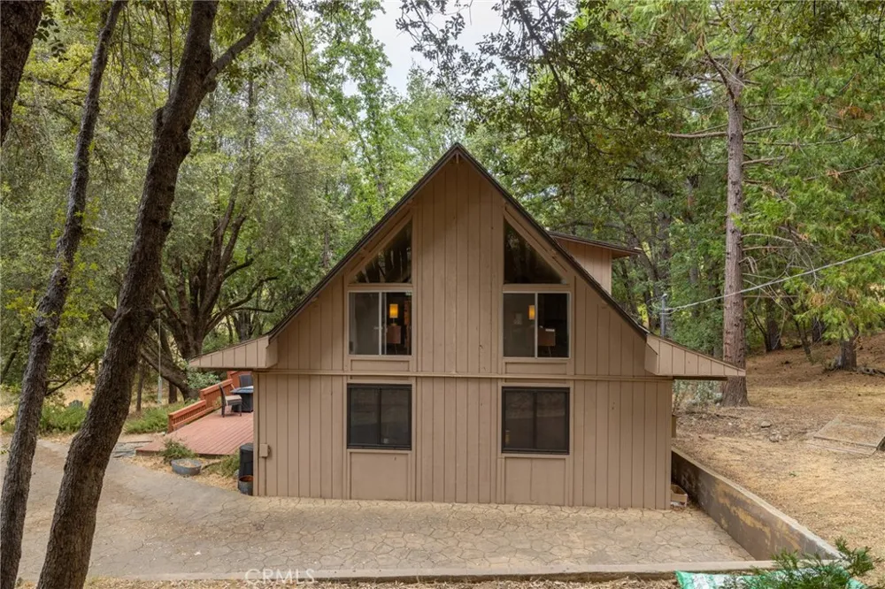 5655 Harris Cut Off Mariposa, CA 95338