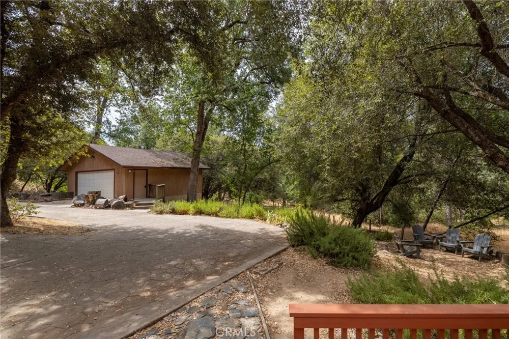 5655 Harris Cut Off Mariposa, CA 95338