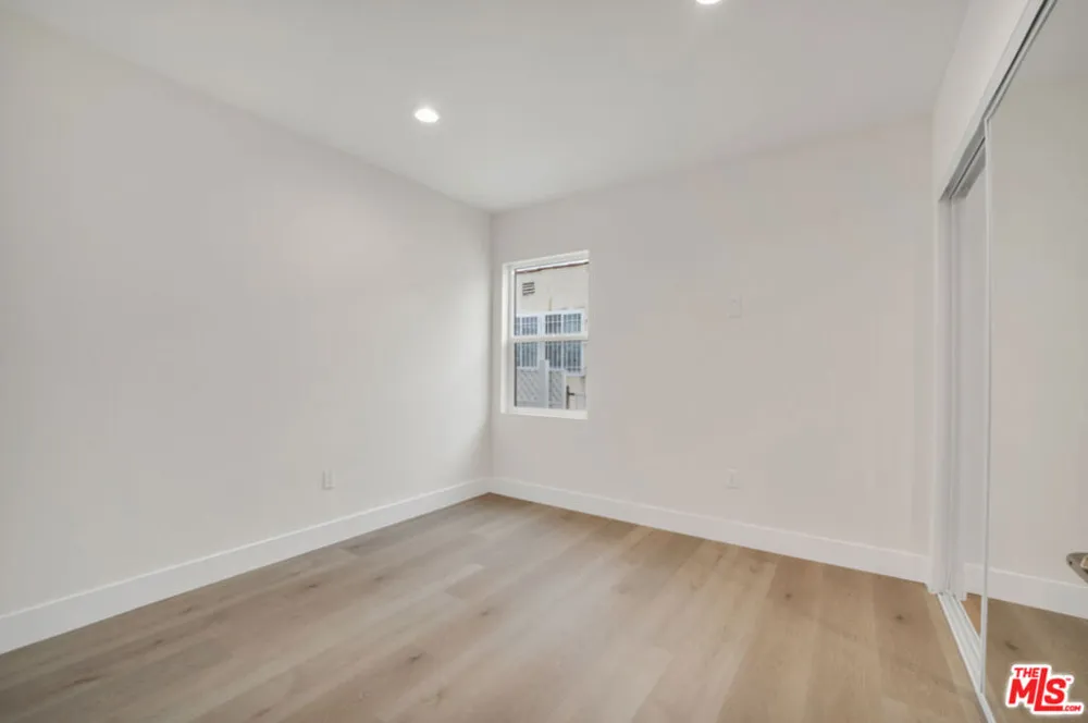 529 W 90th Street Los Angeles, CA 90044