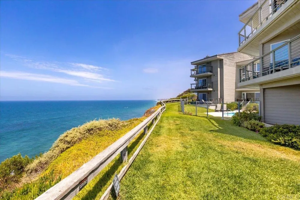 940 Sealane Drive #9 Encinitas, CA 92024