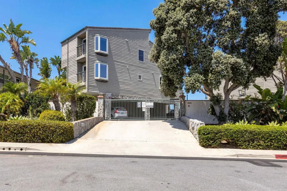 940 Sealane Drive #9 Encinitas, CA 92024