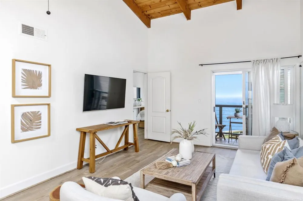 940 Sealane Drive #9 Encinitas, CA 92024