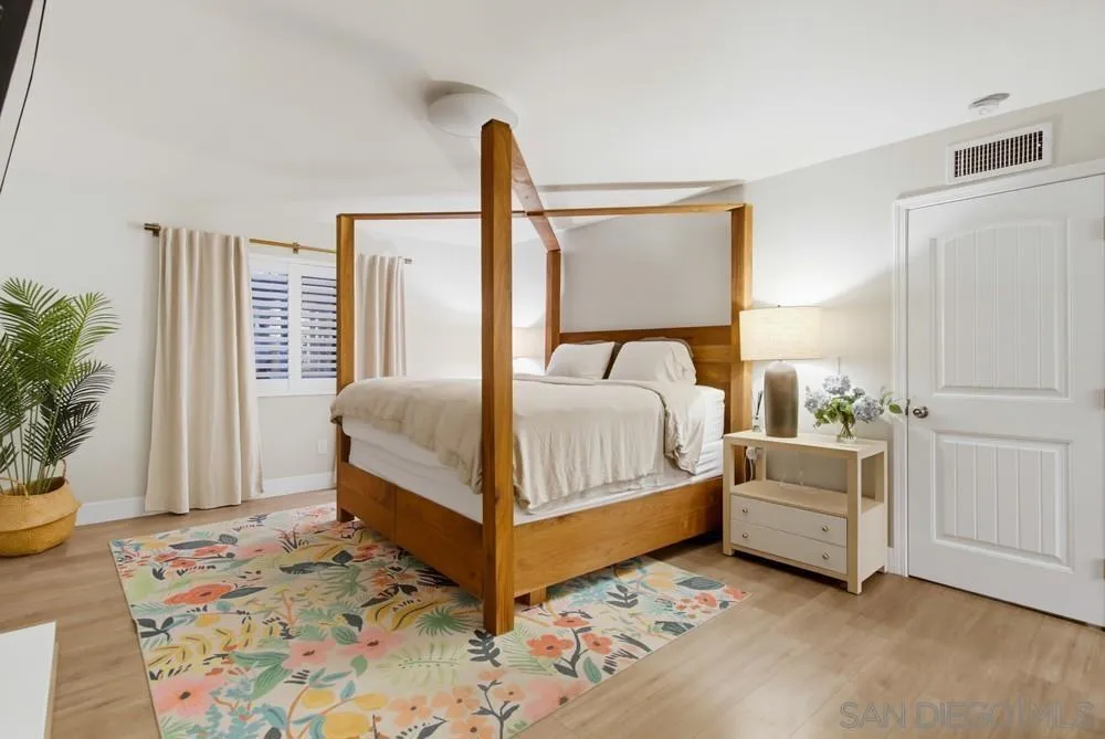 8140 Hillandale San Diego, CA 92120