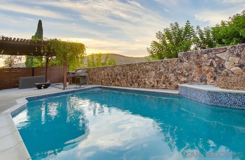 8140 Hillandale San Diego, CA 92120