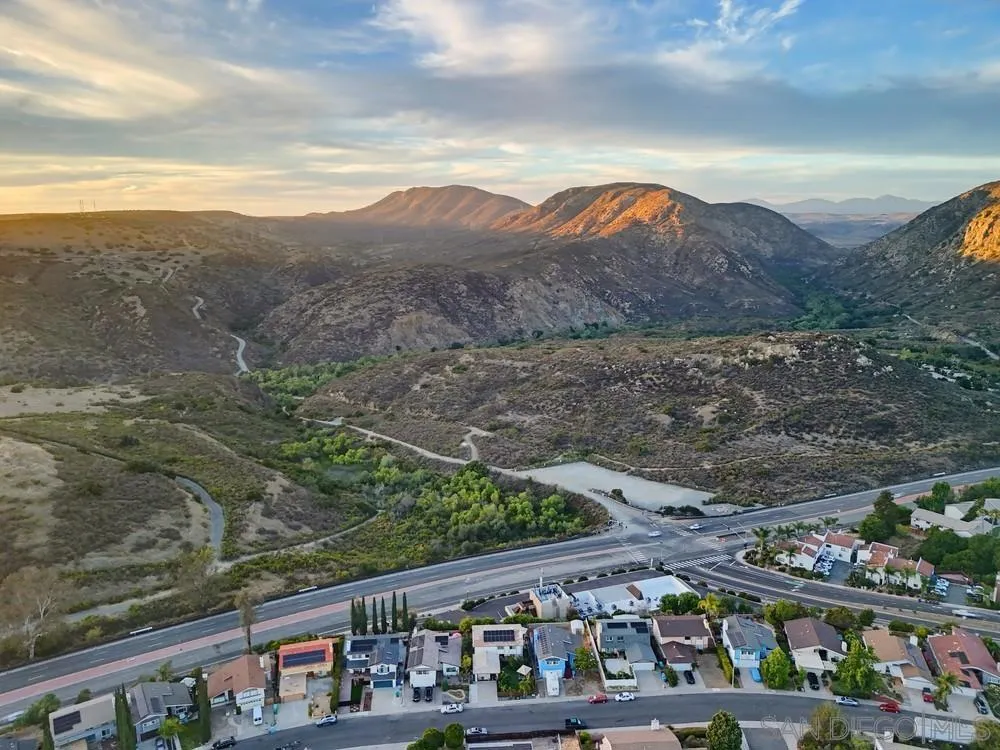 8140 Hillandale San Diego, CA 92120