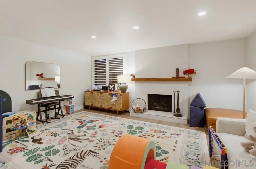 8140 Hillandale San Diego, CA 92120